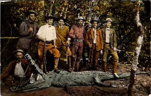 PANAMA CANAL GROUP OF MEN WITH GUNS ALLIGATOR HUNTERS OLD POSTCARD VIEW - Picture 1 of 2