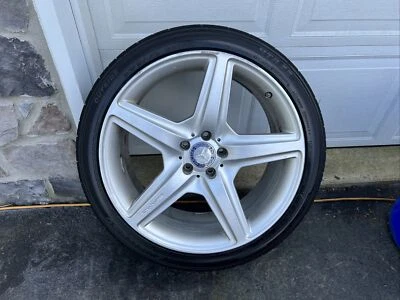 2009 Mercedes W221  CL63 Wheel  Tire OEM AMG CL65 S63 20 x 9.5 Rear 2214013402 - Image 1 of 4