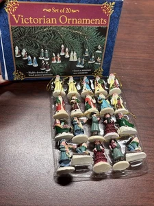 Vintage 20er Set Giftco Viktorianische Weihnachtsschmuck Miniatur Polystone - Bild 1 von 3