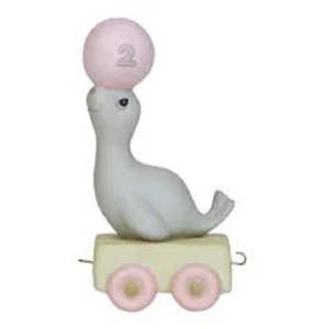 Precious Moments "Gott segne dich an deinem Geburtstag" Alter 2 Siegel Zug Figur - Bild 1 von 3