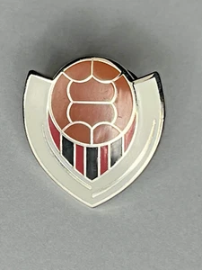 Pin VIKINGUR REYKJAVIK-Iceland-Víkingur Reykjavík-Soccer/Football-Lapel/Badge - Picture 1 of 2