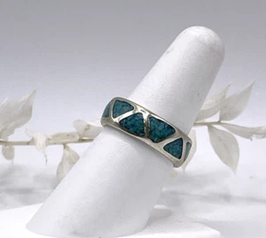 Sterling Silver w/ Triangular Turquoise Inlay Sz 7.5 - Picture 1 of 8