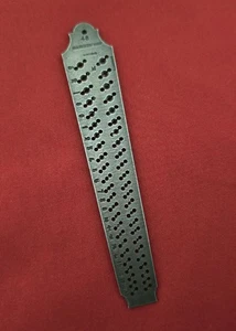 Herramienta antigua de patrimonio relojero/relojero Martin Fils placa de tornillo suizo - Imagen 1 de 4