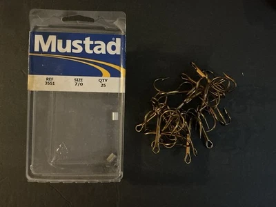 16 Mustad  Size 7/0 Triple Treble Hooks, 3551 - Image 1 of 3