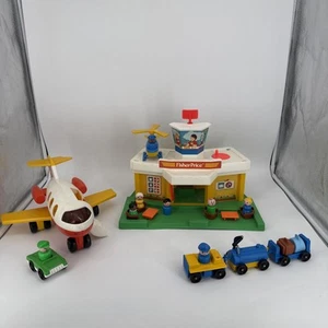 Vintage 1980 Little People Fisher Price Airport, Plane & Helicopter & Extras 933 - Picture 1 of 6