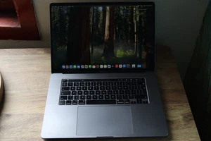 MacBook Pro (16-inch 2019) Core i7 @ 2.6GHz 6-Core 16GB 512GB SSD AMD Radeon Pro - Afbeelding 1 van 4