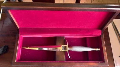 НОВАЯ роскошная витрина Fairbairn Sykes - Изображение 1 из 4