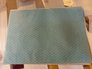 Green Food Wrap Grease proof Paper Sheets Takeaway Cafe Bar Restaurant 22cmx33cm - Picture 1 of 1