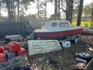 Boat and triler - Picture 1 of 11