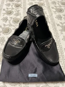 PRADA BLACK LEATHER SCRUNCH LOAFER FLATS SIZE 36 EU / 6 US - RETAIL $975.00 - Picture 1 of 13