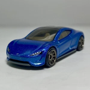 Tesla Roadster Blue Multipack Exclusive 1:64 Scale Diecast Diorama Model Car - Picture 1 of 12