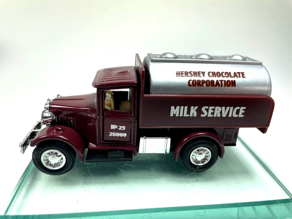 Camión de reparto Hershey's Chocolate Milk Service de Welly 1930 White Motor ad1 Foto 1 de 4