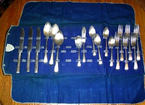 Vintage 1931 Wm Rogers MFG Co Antoinette Muster Silber Teller Silberbesteck 18 Teile - Bild 1 von 16