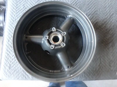 RUEDA TRASERA SUZUKI HAYABUSA / GSXR 750 / TLR, LLANTA SUZUKI, RECTA 12/10/17 Foto 1 de 4