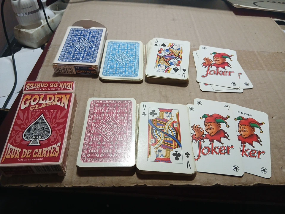 lot of 2 sets of 55 golden class plastic cards - Image 1 of 1