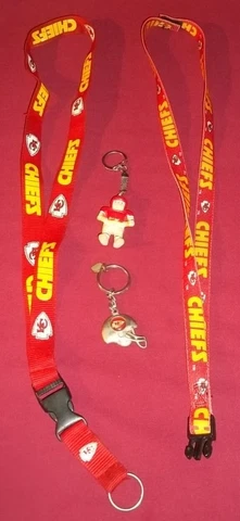 KANSAS CITY CHIEFS Collectible Vintage Key Chains & 2 Lanyards Collection Cover