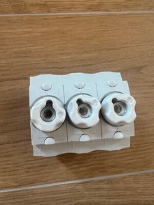 Hager Sicherungssockel 3x63A LD046 3-polig + Schraubkappen LE18SK - Bild 1 von 2