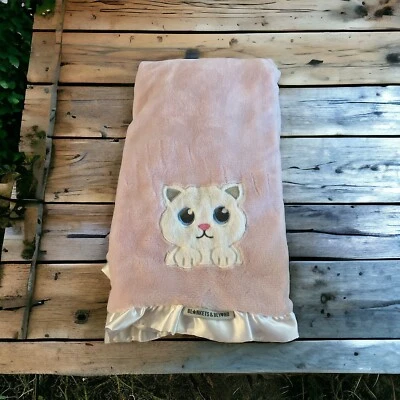 Mantas & Beyond Manta Rosa Gato Blanco Satinado Volantes Borde Lovey-LEER- Foto 1 de 4