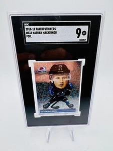 Pegatina Panini NHL 2018-19 - Nathan MacKinnon - Fat Head Foil - SGC 9 MT / POP 1 - Imagen 1 de 2
