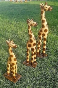 SPLENDIDA GIRAFFA IN LEGNO DIPINTA A MANO DA BALI INDONESIA - VARIE TAGLIE - Foto 1 di 5