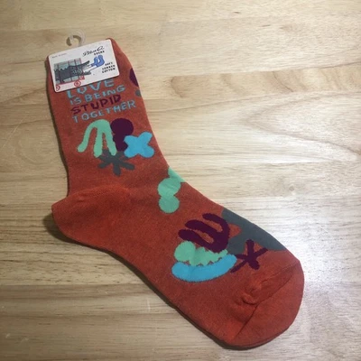 Calcetines Q azules nuevos con etiquetas Love Is Being Stupid Together divertido romance Foto 1 de 4