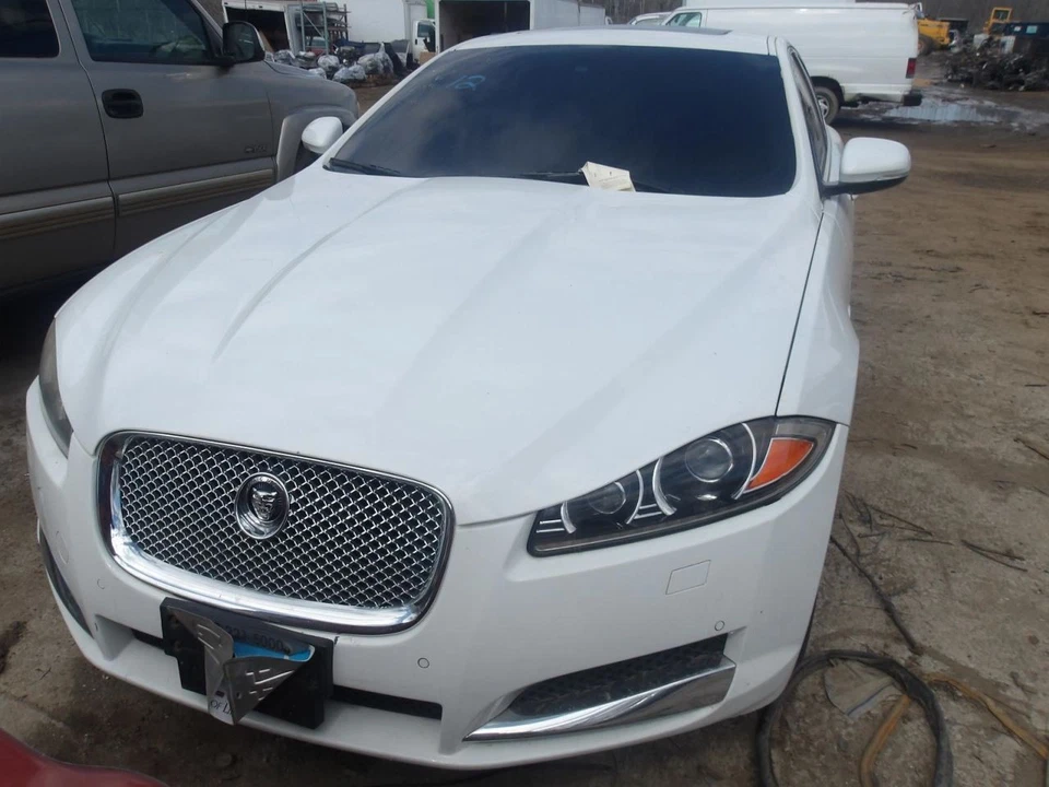 Passenger Headlight Xenon HID With Adaptive Headlamps Fits 12-15 XF 1651494 - Image 1 of 4