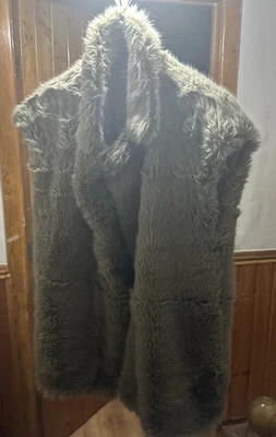 Luxury Faux Fur Gillet Vest Women Furry Faux Fur Vests Coat Fur Gilet - Image 1 of 4