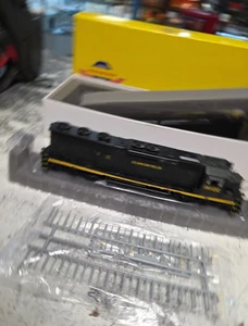 HO Scale Athearn Genesis G67071 CRR Clinchfield SD45-2 Diesellok Zug - Bild 1 von 15