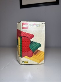 LEGO System Set 629 Three Small Baseplates 4204 Red Green Yellow Nib New 8x16