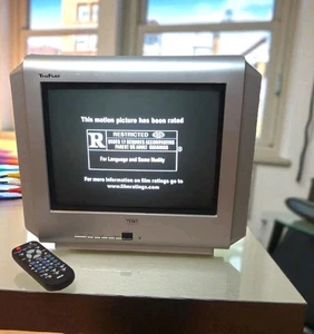 RCA TruFLAT 14" 14F512T CRT TV Gaming Retro Tested Working With Remote - Picture 1 of 7