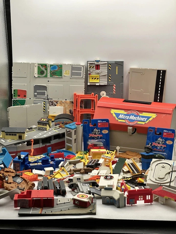 Micro Machines City Lot 1988 Galoob Toys Case City Scene Ship Accessories More - Image 1 of 4