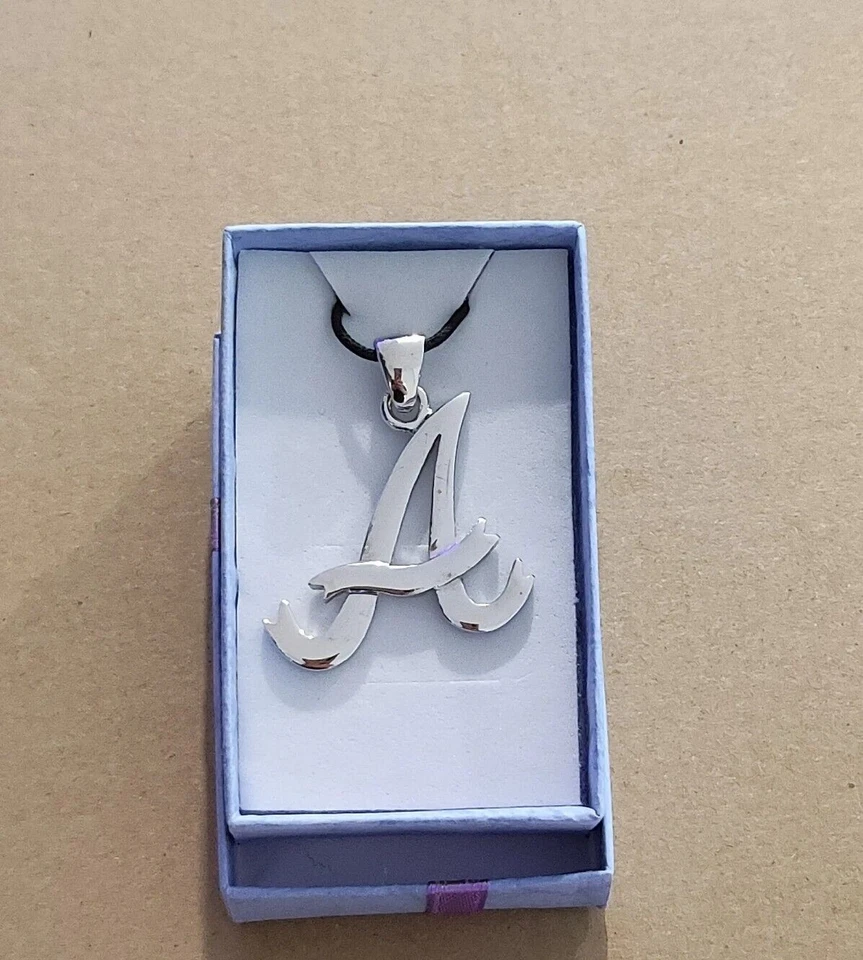 Collana con nome unisex ciondolo lettera A iniziale alfabeto metallo cordino - Immagine 1 di 1