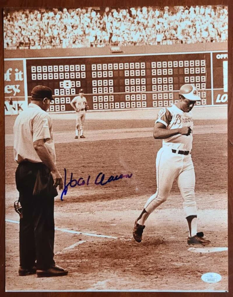 Hank Aaron JSA Coa Signed 11x14 Photo 700 Home Run Autograph - Image 1 of 1