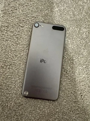 Apple iPod Touch 16GB 5th Generation Music Video Player Camera Map A1421 Gry - Image 1 of 3