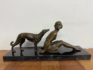 Art Deco Bronze & Marmor Skulptur - Dame & Hund - signiert Chiparus - Bild 1 von 8