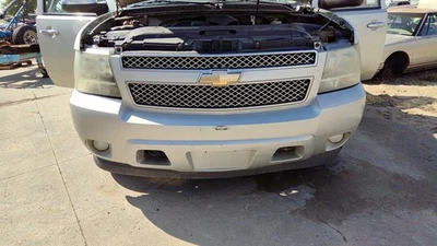 Conjunto de cubierta de parachoques delantero Chevy Tahoe 2007-2014 OEM plateado U726s agrietado Foto 1 de 4