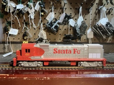 TYCO Mantua HO Santa Fe Alco Century 430 Diesel Engine 4301 - Image 1 of 4