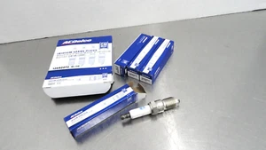 OEM GM Genuine (4) 12680072 41-110 AC Delco Iridium Spark Plugs - Picture 1 of 5