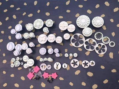 cake decorating cutters - Image 1 of 4