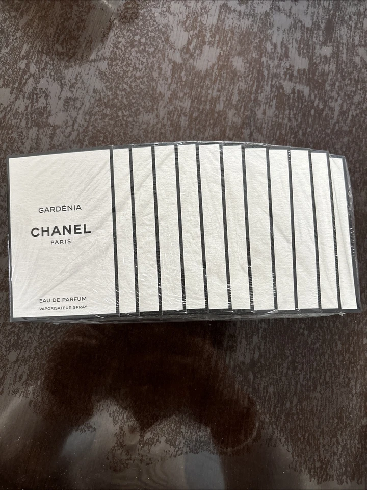 12 piezas Chanel Gardenie muestra perfume Foto 1 de 1