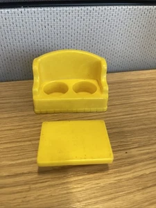 Vintage Fisher Price little people yellow living room sofa/couch & coffee table - Picture 1 of 5