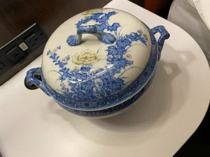 Vintage early 1900s blue white 2-handled 4-footed soup tureen w/ lid - Picture 1 of 11