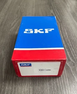 P2B-104 TF SKF Pillow Block Ball Bearing 1-1/4 in Bore - Picture 1 of 2