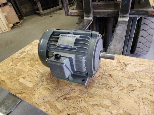 Superb Electric 7-1/2 HP 3 PH 220/440 V. 3450 RPM TEFC Electric Motor ...