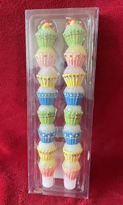 Vela de cumpleaños multicolor torre 8 pisos Department 56 Two Cupcake 10" H Foto 1 de 4