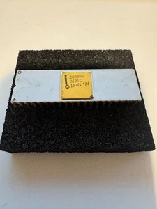 Vintage Intel C8080A 0681C Intel '74 Gold Cap White Ceramic CPU - Zdjęcie 1 z 4