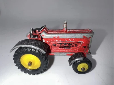 Trator vintage de metal Tootsie Red Massey? Solto escala 1/64 - Imagem 1 de 4