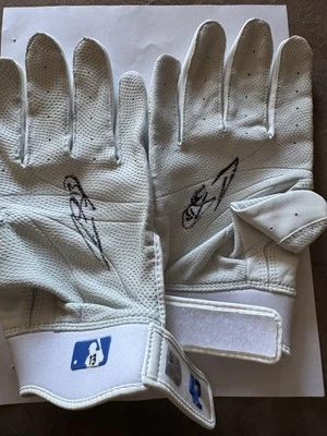 Austin Slater Signed Batting Gloves - Jackie Robinson Day / Game Used - MLB COA  - Image 1 of 3