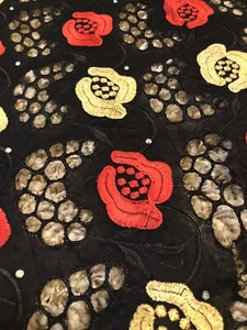 Algodón de ganchillo con rosas bordadas. Estrás. Calidad. "BTY, 44"" de ancho" - Imagen 1 de 8
