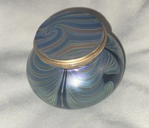 Stunning Okra Iridescent Blue/Purple Swirl Studio Glass Hinged Pot Signed RPG - Picture 1 of 14